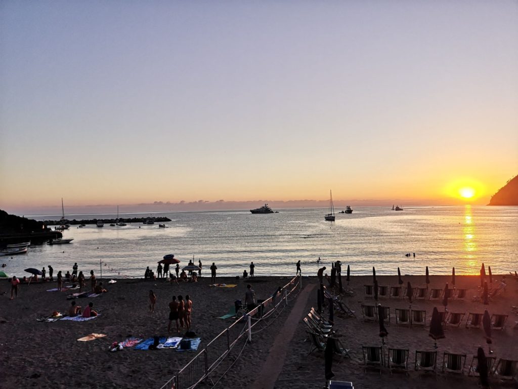 Praia livre e praia a pagamento na Itália